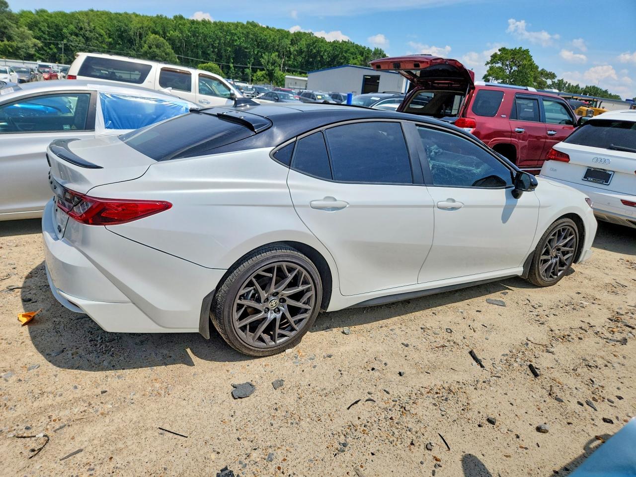 2025 TOYOTA CAMRY XSE — снимка 3