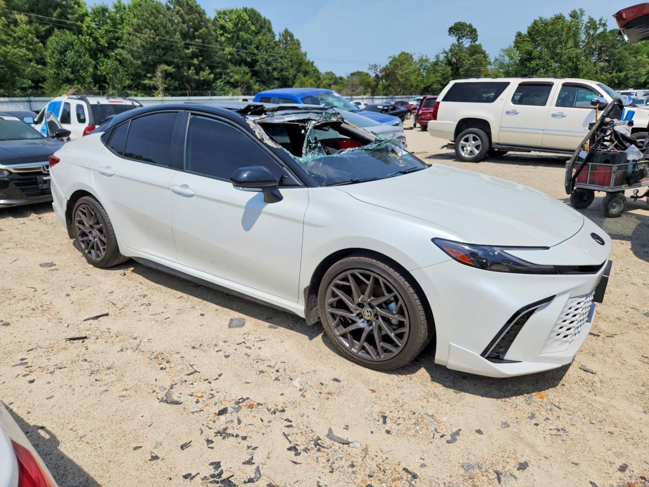 2025 TOYOTA CAMRY XSE — снимка 4
