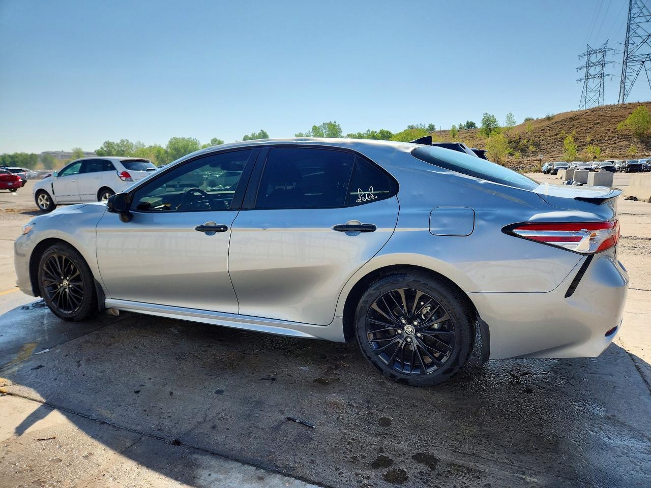 2020 TOYOTA CAMRY SE NIGHTSHADE — снимка 2