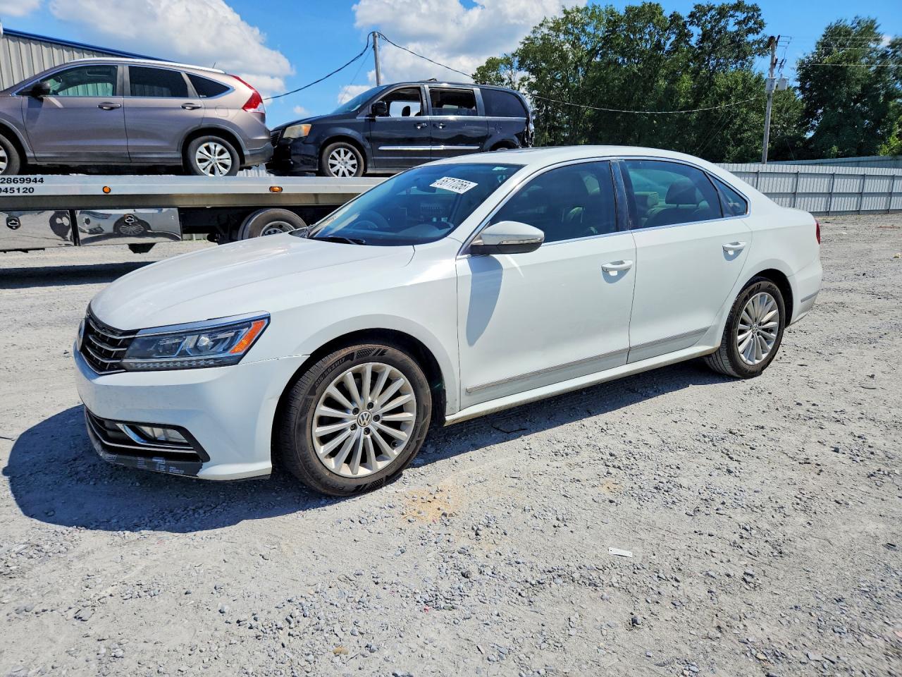 2016 VOLKSWAGEN PASSAT SE