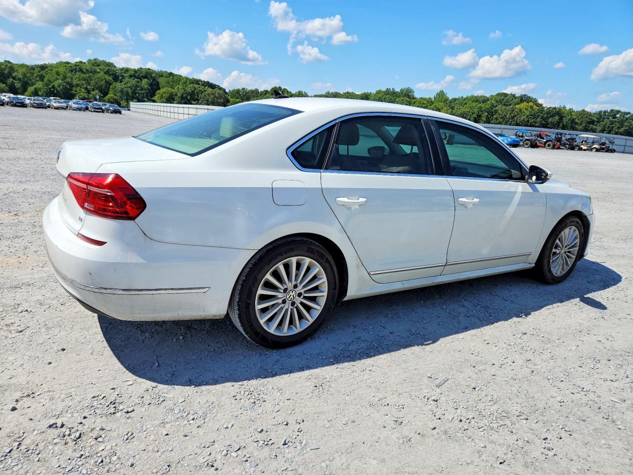 2016 VOLKSWAGEN PASSAT SE — снимка 3