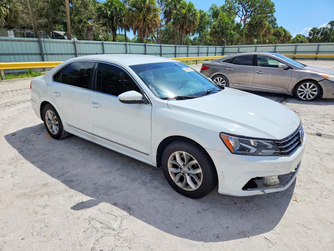 2016 VOLKSWAGEN PASSAT S — снимка 4