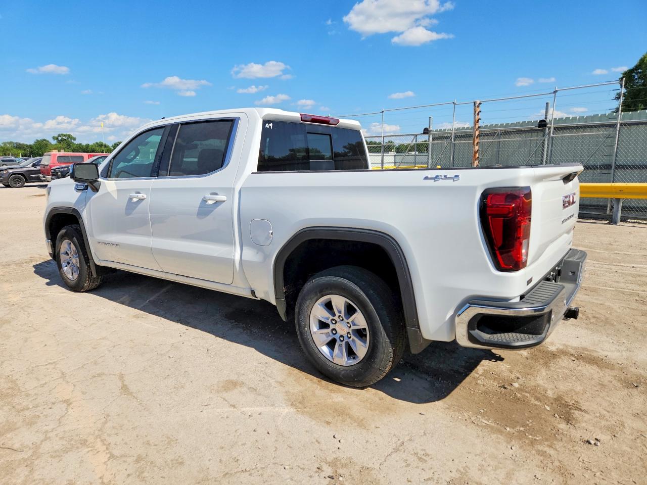 2026 GMC SIERRA K1500 SLE — снимка 2