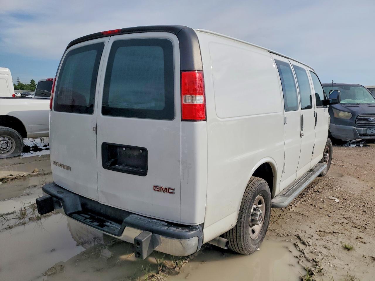 2020 GMC SAVANA G2500 — снимка 3