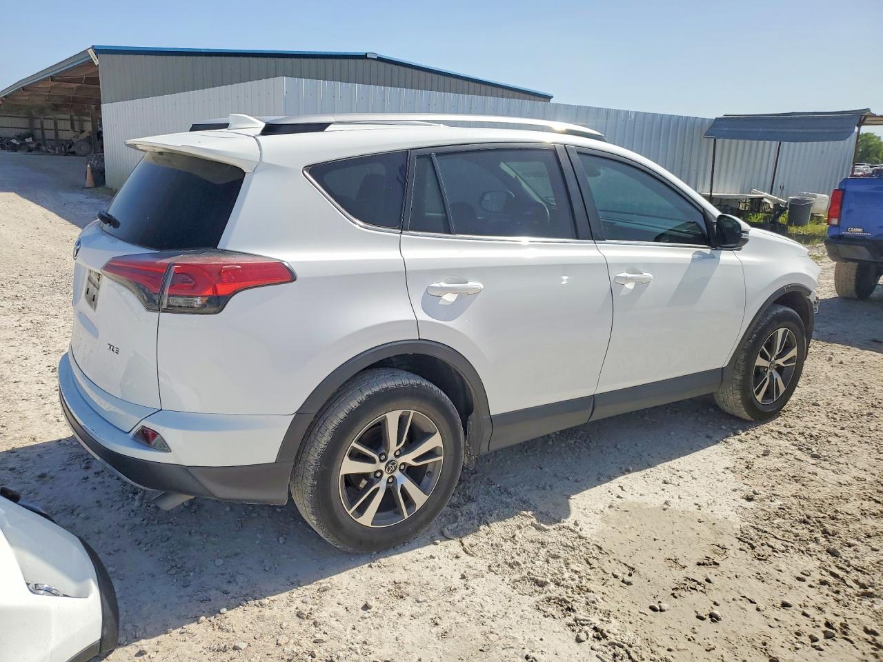 2017 TOYOTA RAV4 XLE — снимка 3