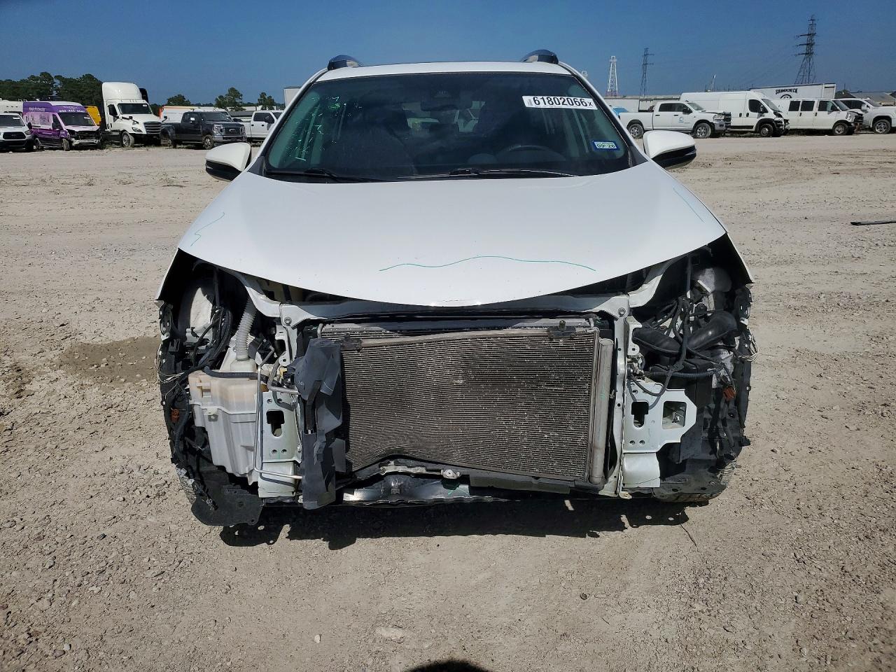 2017 TOYOTA RAV4 XLE — снимка 5