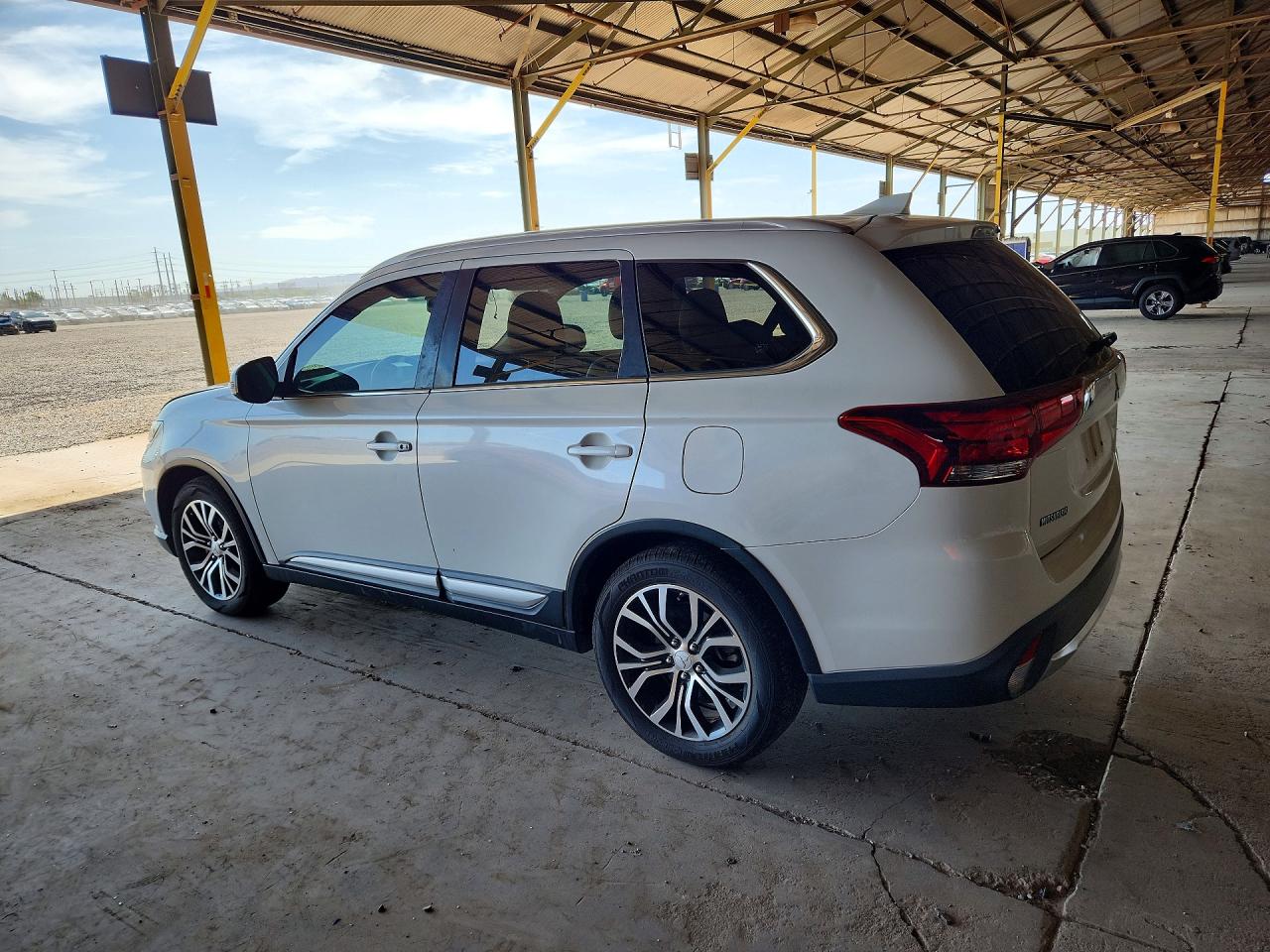 2017 MITSUBISHI OUTLANDER SE — снимка 2