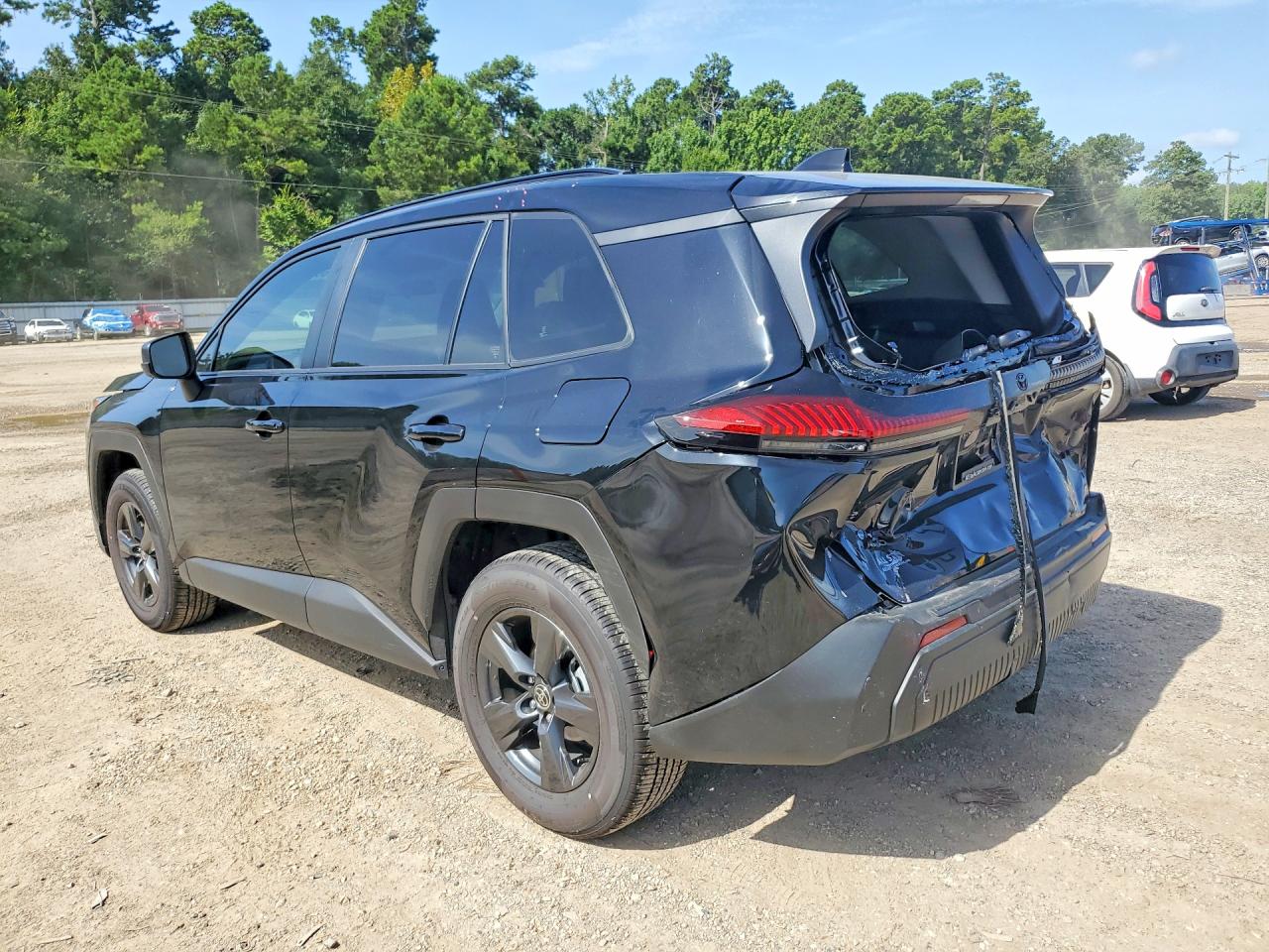 2026 TOYOTA RAV4 LE — снимка 2