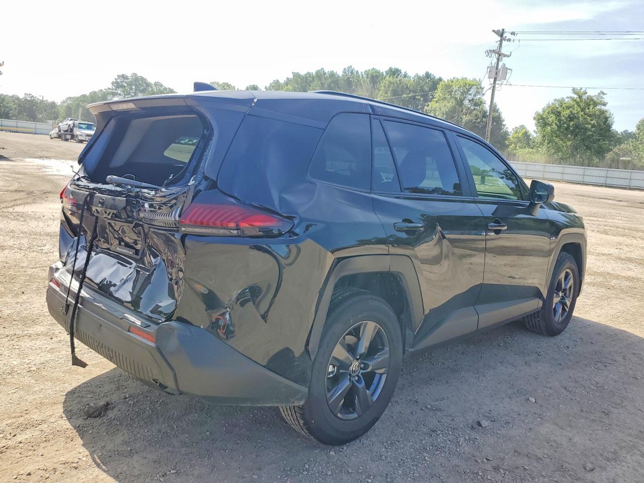 2026 TOYOTA RAV4 LE — снимка 3