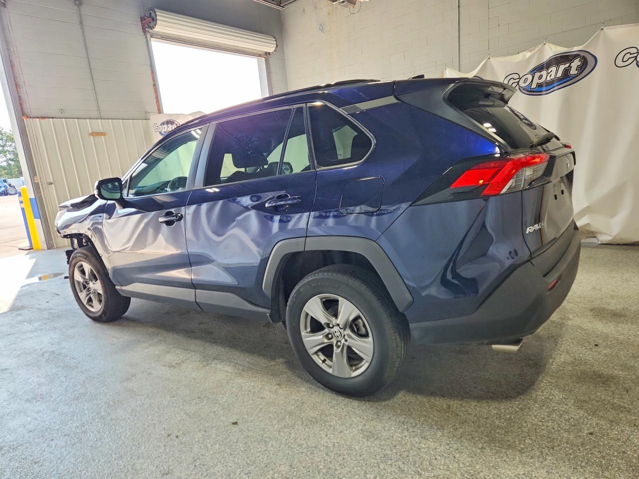 2024 TOYOTA RAV4 XLE — снимка 2