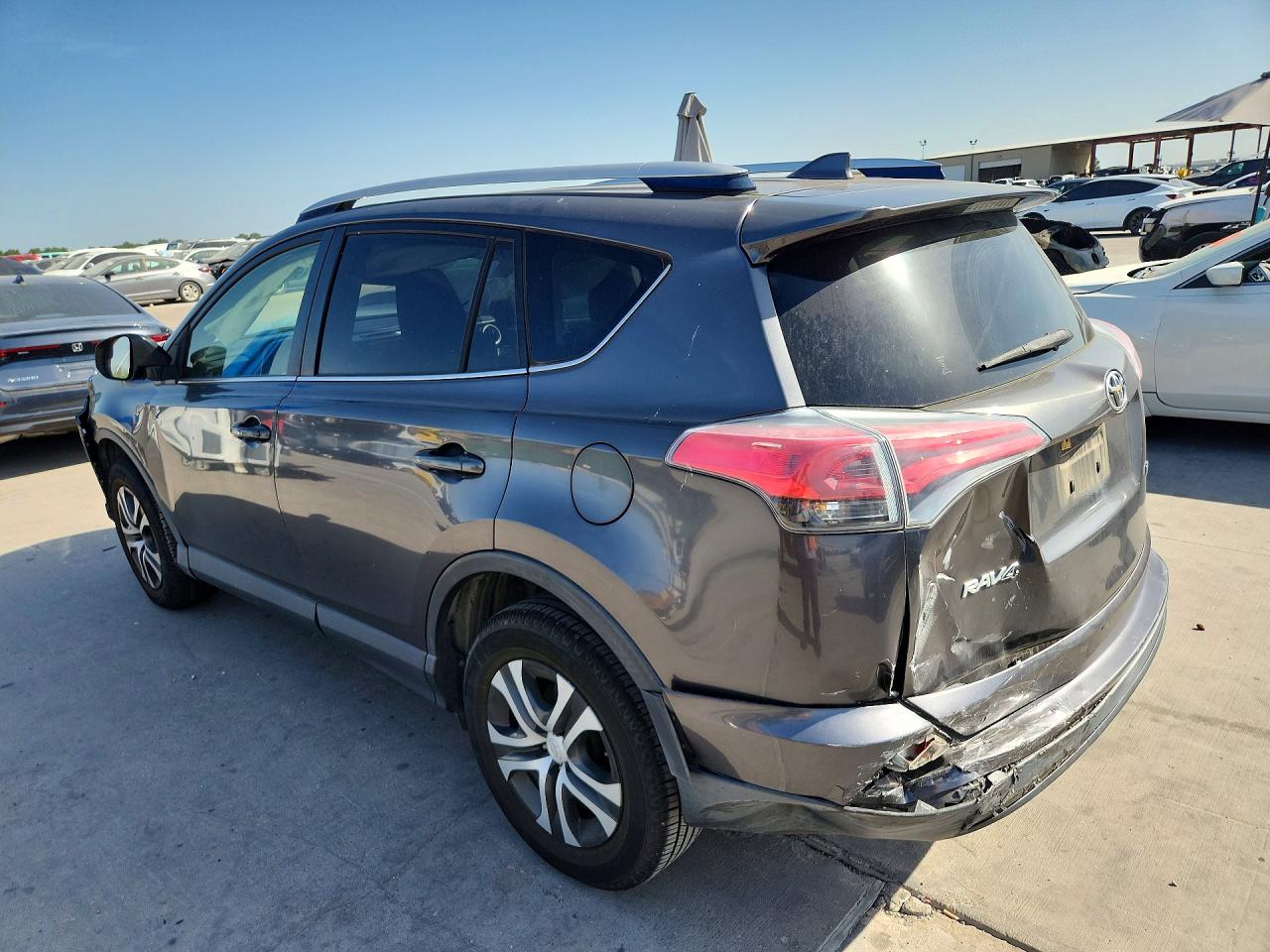 2016 TOYOTA RAV4 LE — снимка 2