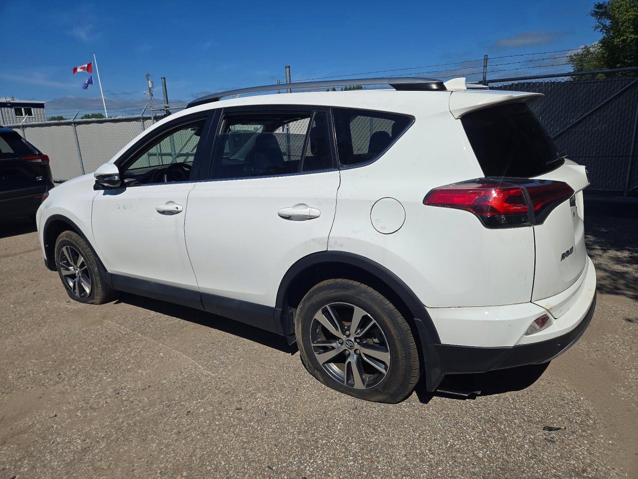 2018 TOYOTA RAV4 XLE — снимка 2