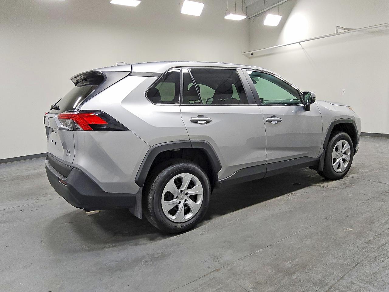 2024 TOYOTA RAV4 LE — снимка 3