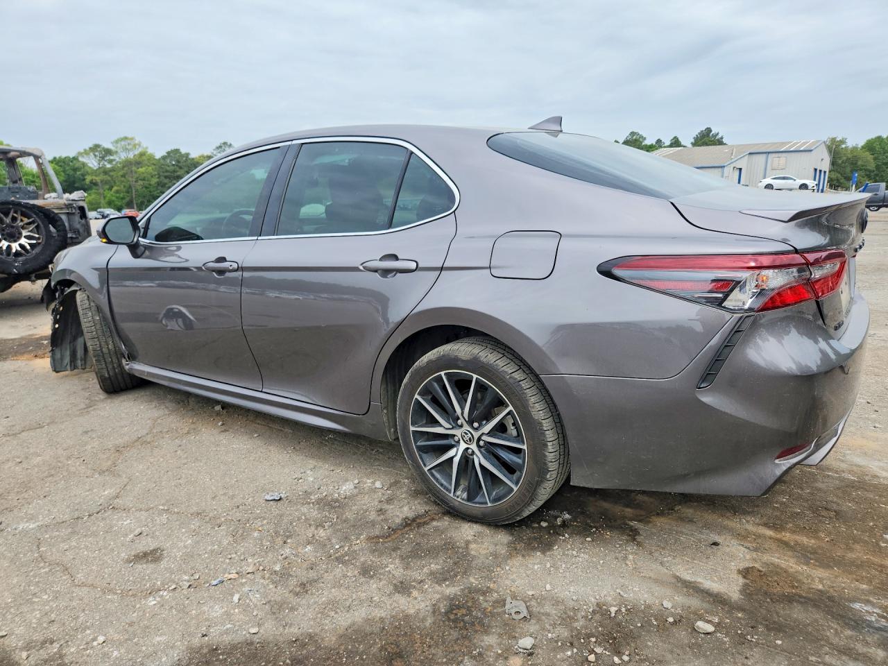 2021 TOYOTA CAMRY SE — снимка 2