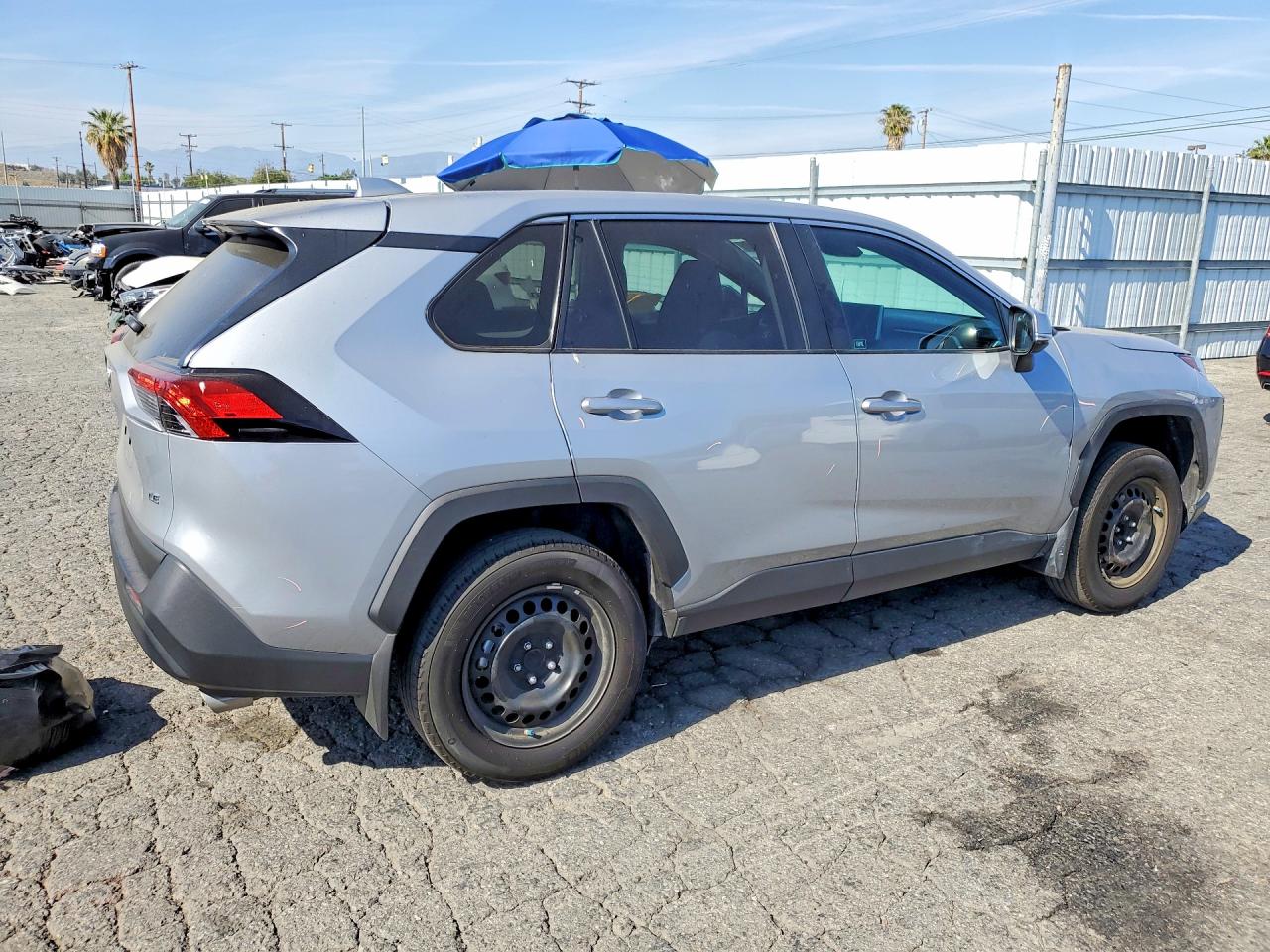 2025 TOYOTA RAV4 LE — снимка 3