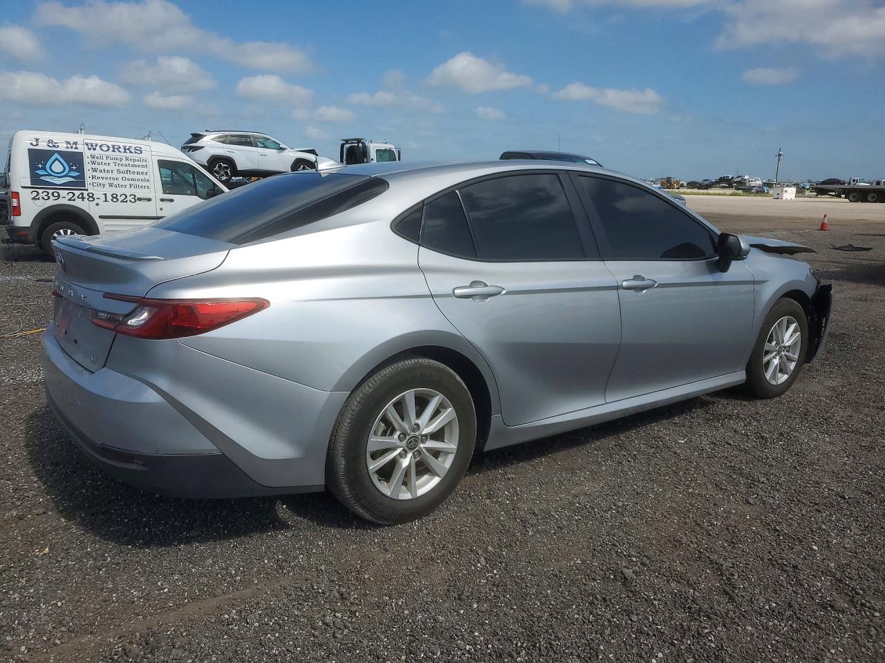 2025 TOYOTA CAMRY LE — снимка 3