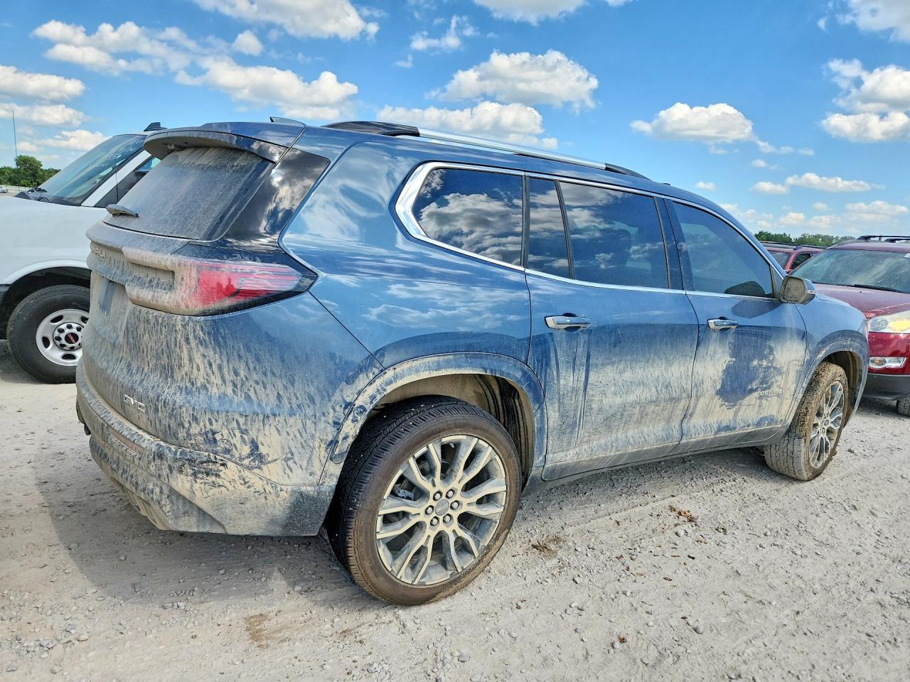 2026 GMC ACADIA DENALI ULTIMATE — снимка 3