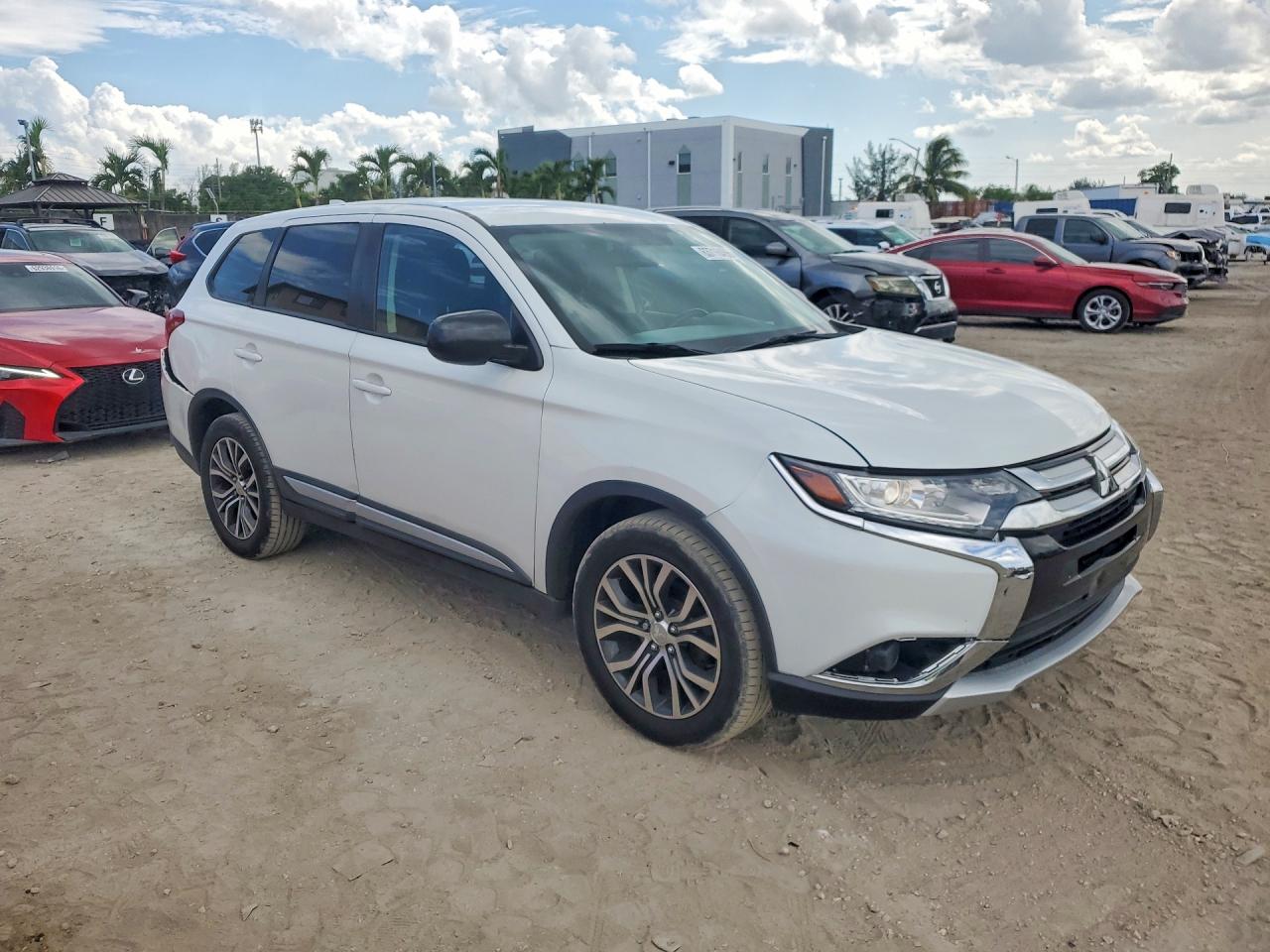 2017 MITSUBISHI OUTLANDER ES — снимка 4