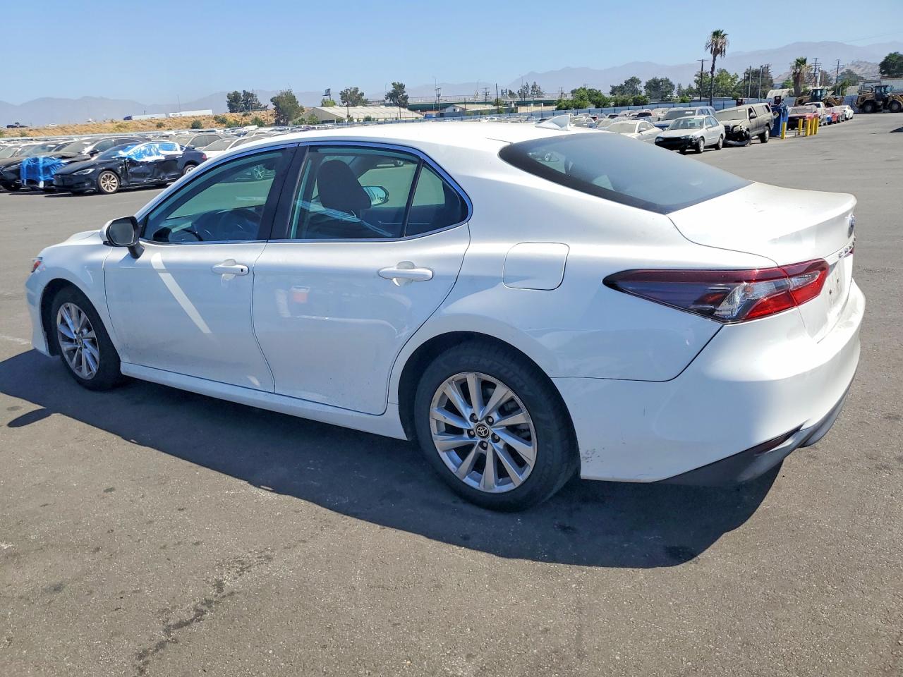 2023 TOYOTA CAMRY LE — снимка 2