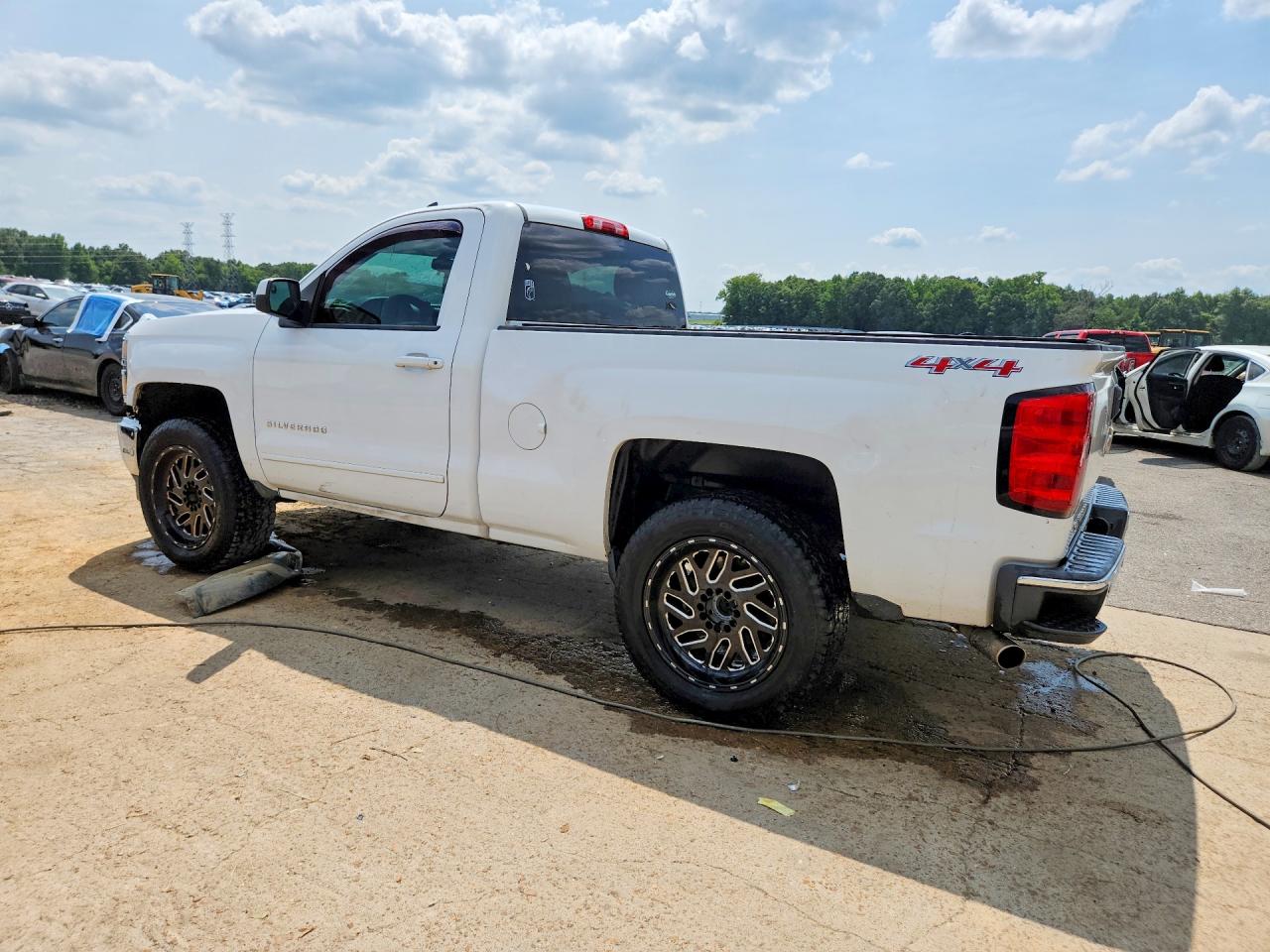 2015 CHEVROLET SILVERADO K1500 LT — снимка 2