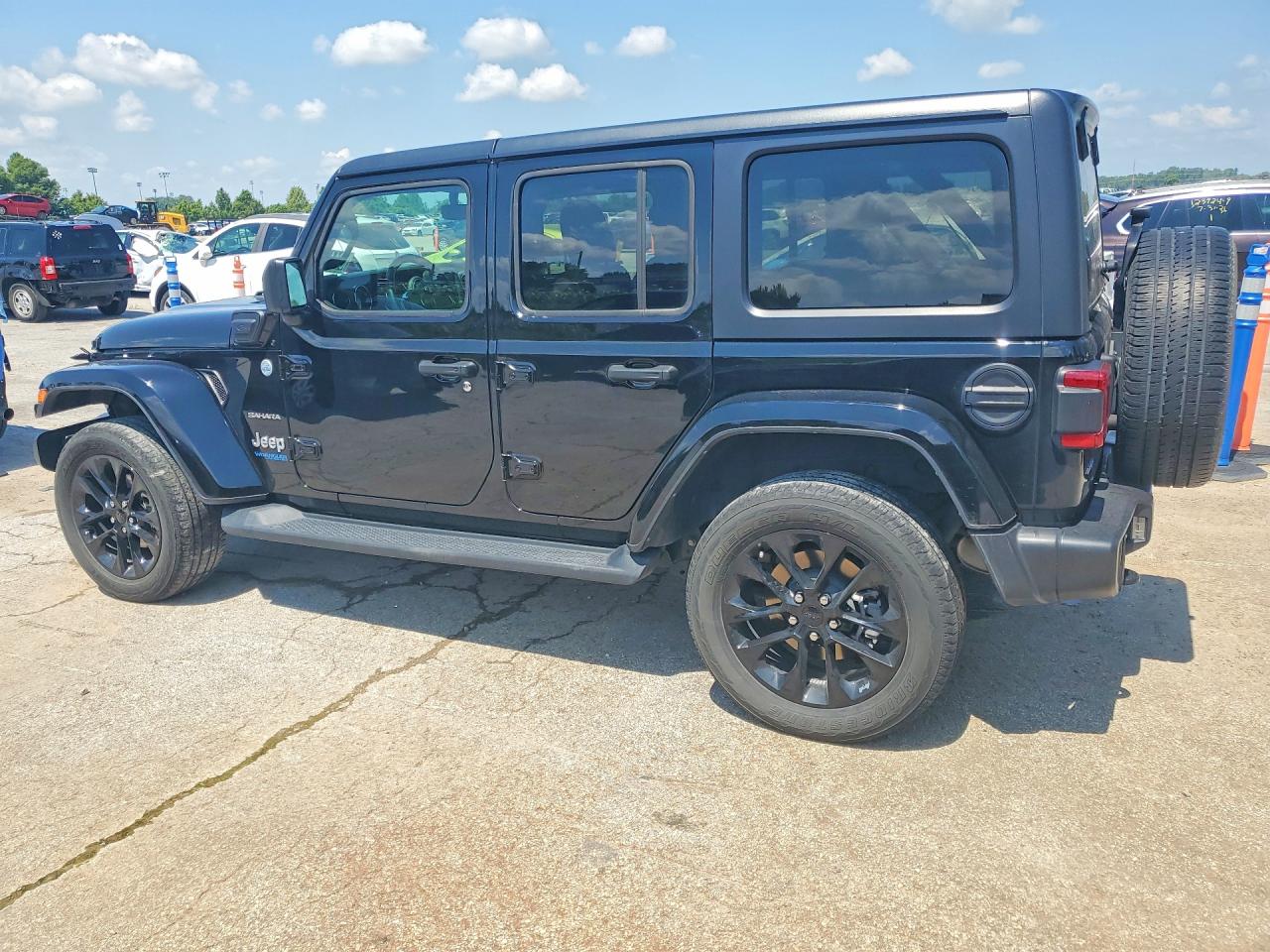 2021 JEEP WRANGLER UNLIMITED SAHARA 4XE — снимка 2