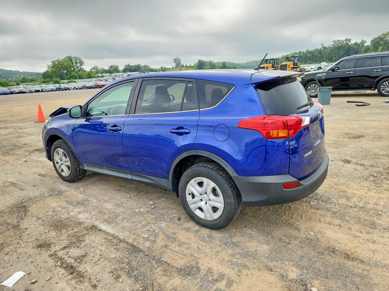 2015 TOYOTA RAV4 LE — снимка 2