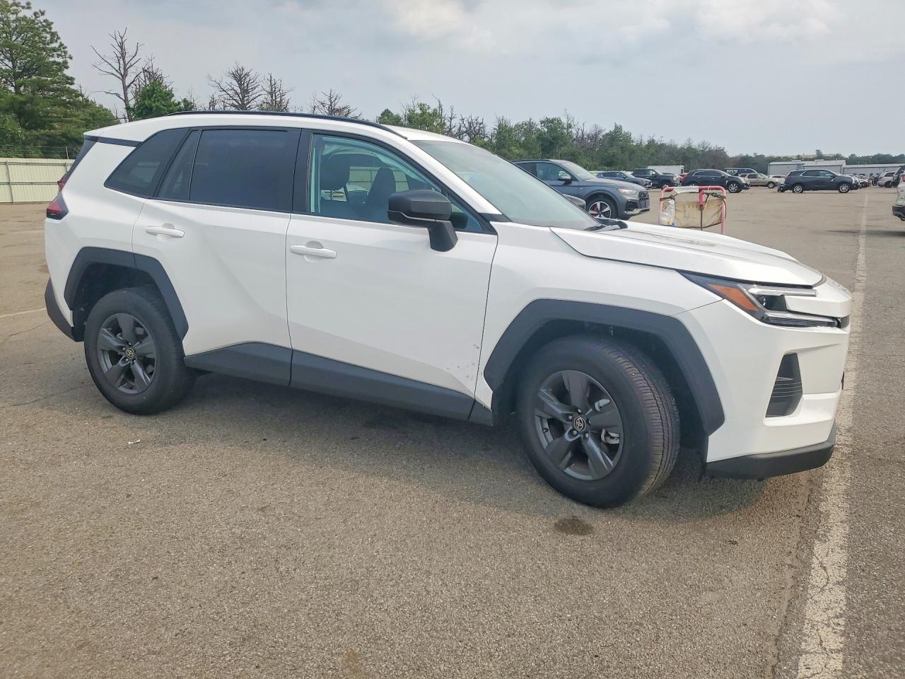 2026 TOYOTA RAV4 LE — снимка 4
