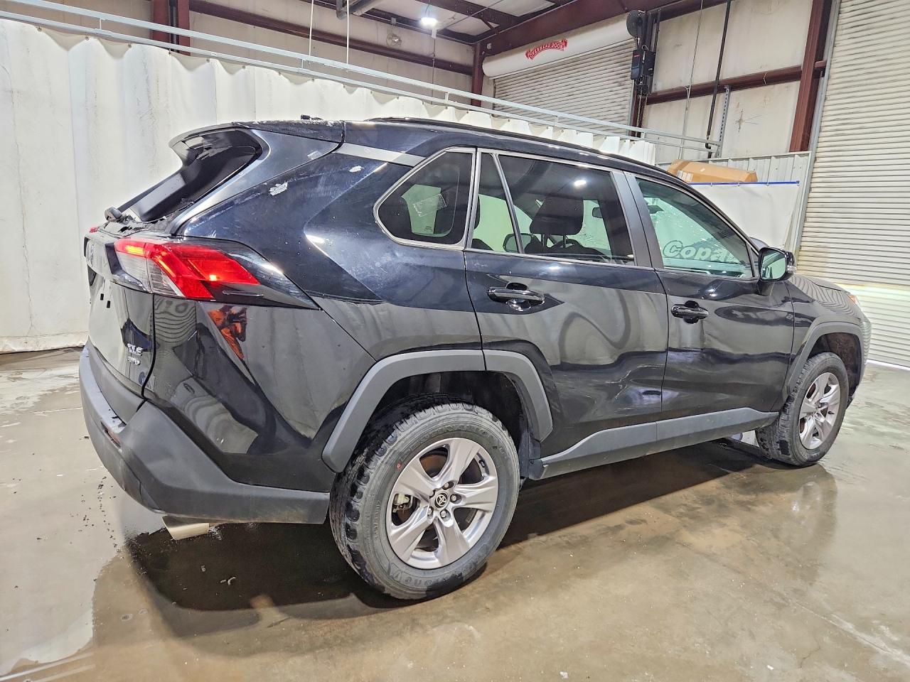 2025 TOYOTA RAV4 XLE — снимка 3