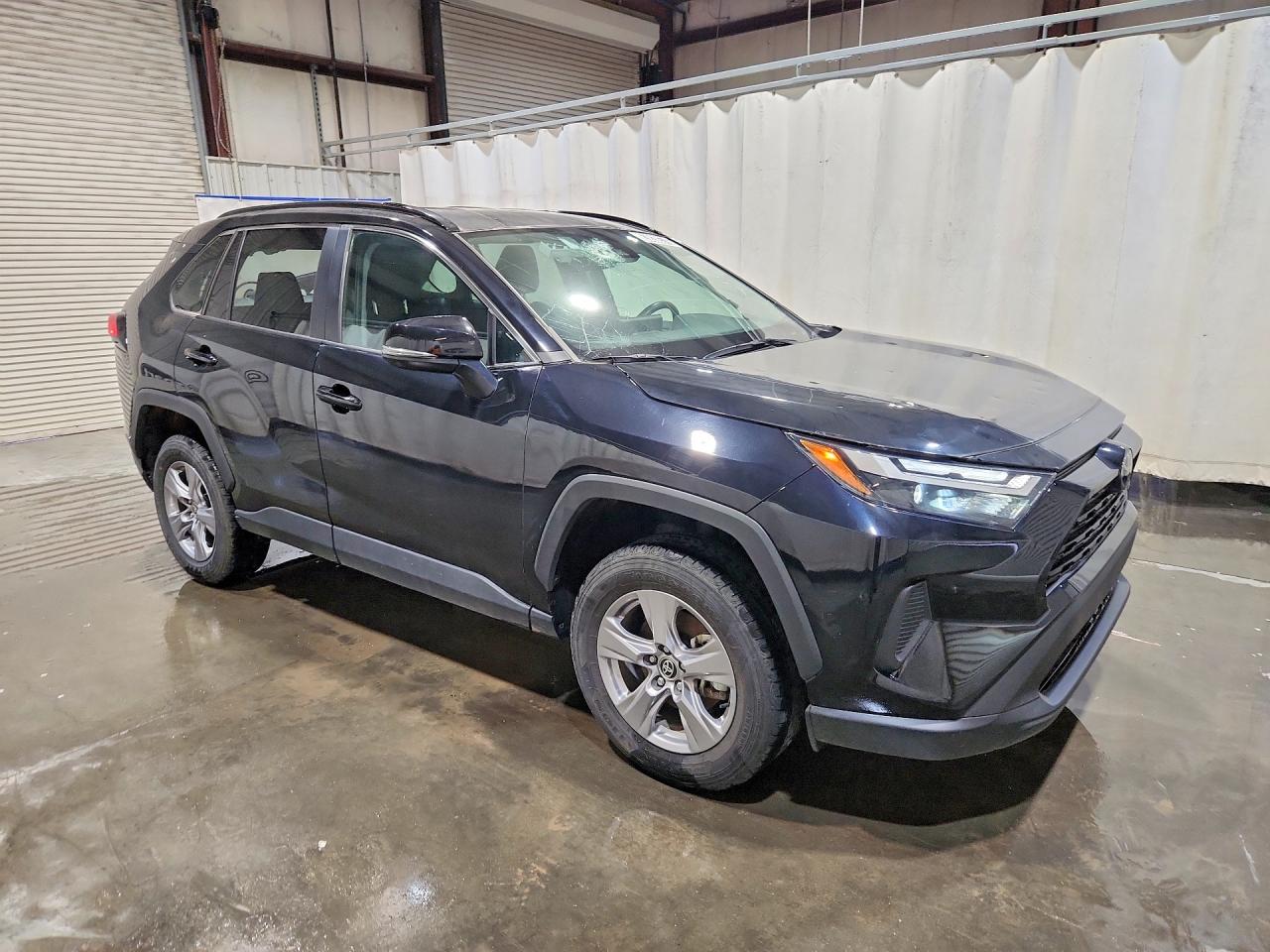 2025 TOYOTA RAV4 XLE — снимка 4