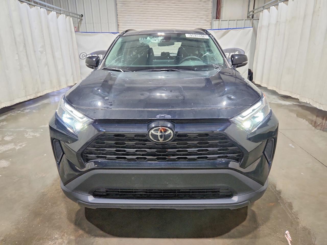 2025 TOYOTA RAV4 XLE — снимка 5