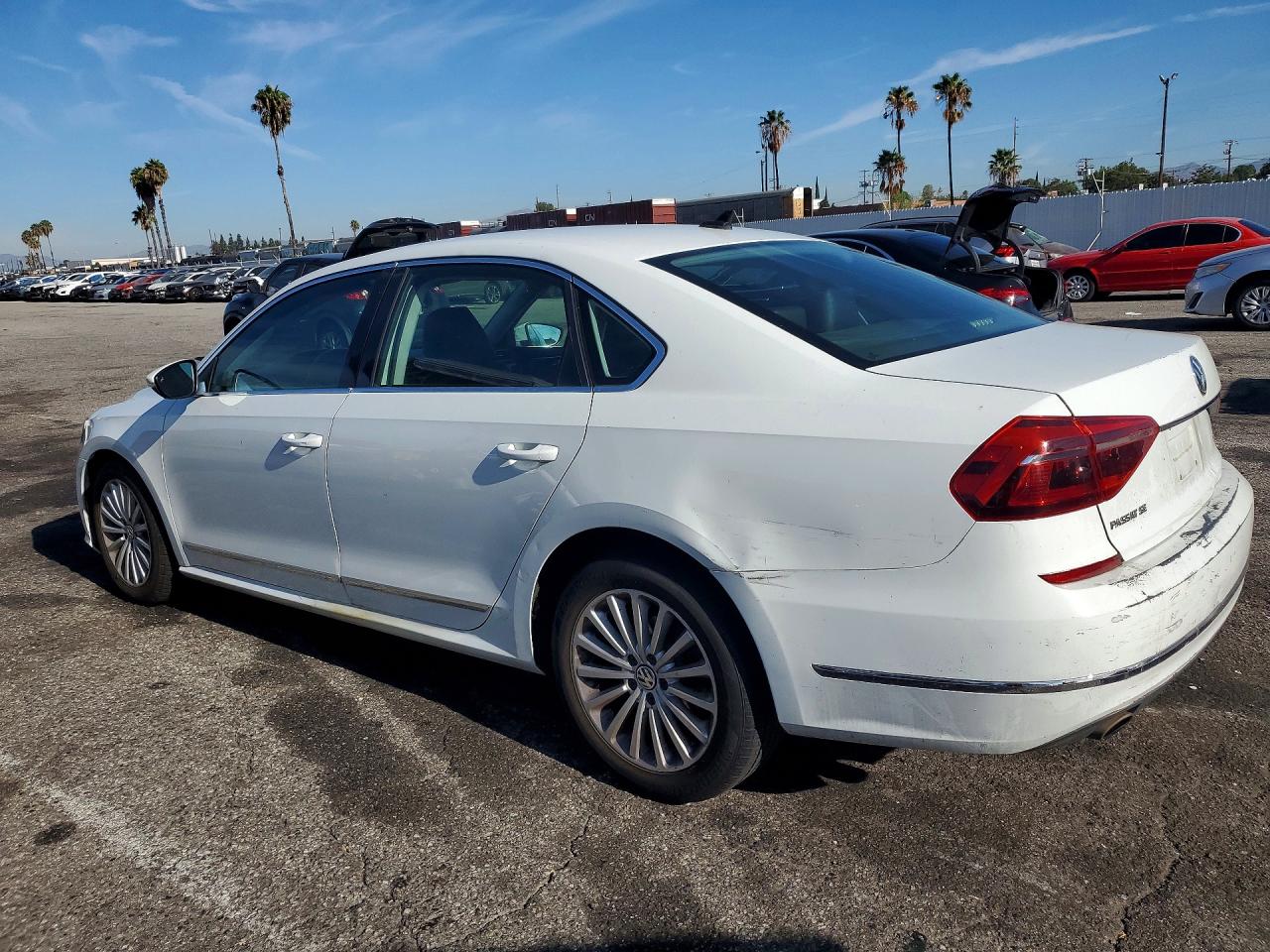 2017 VOLKSWAGEN PASSAT SE — снимка 2