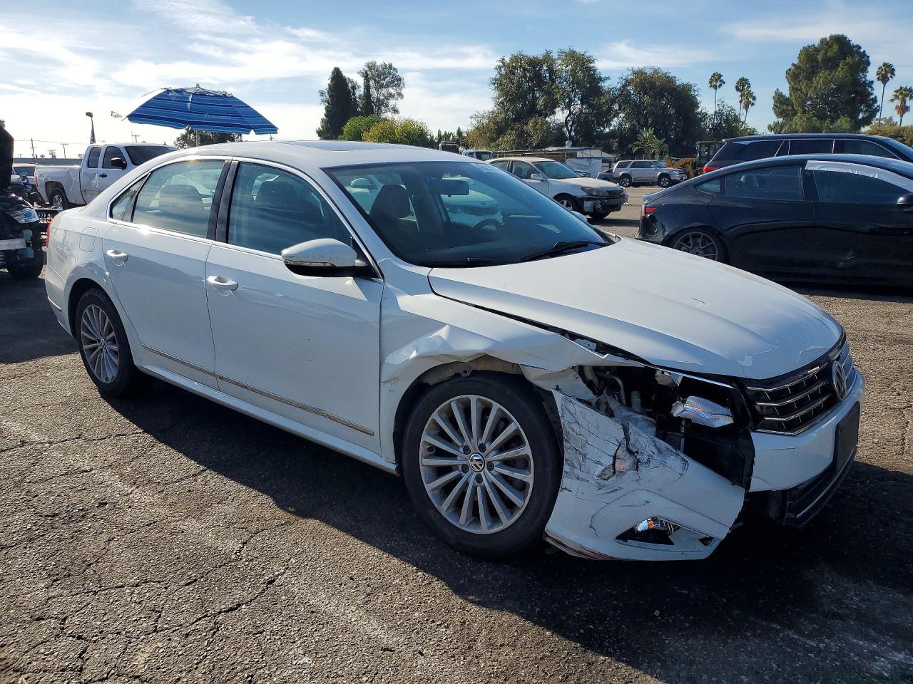 2017 VOLKSWAGEN PASSAT SE — снимка 4