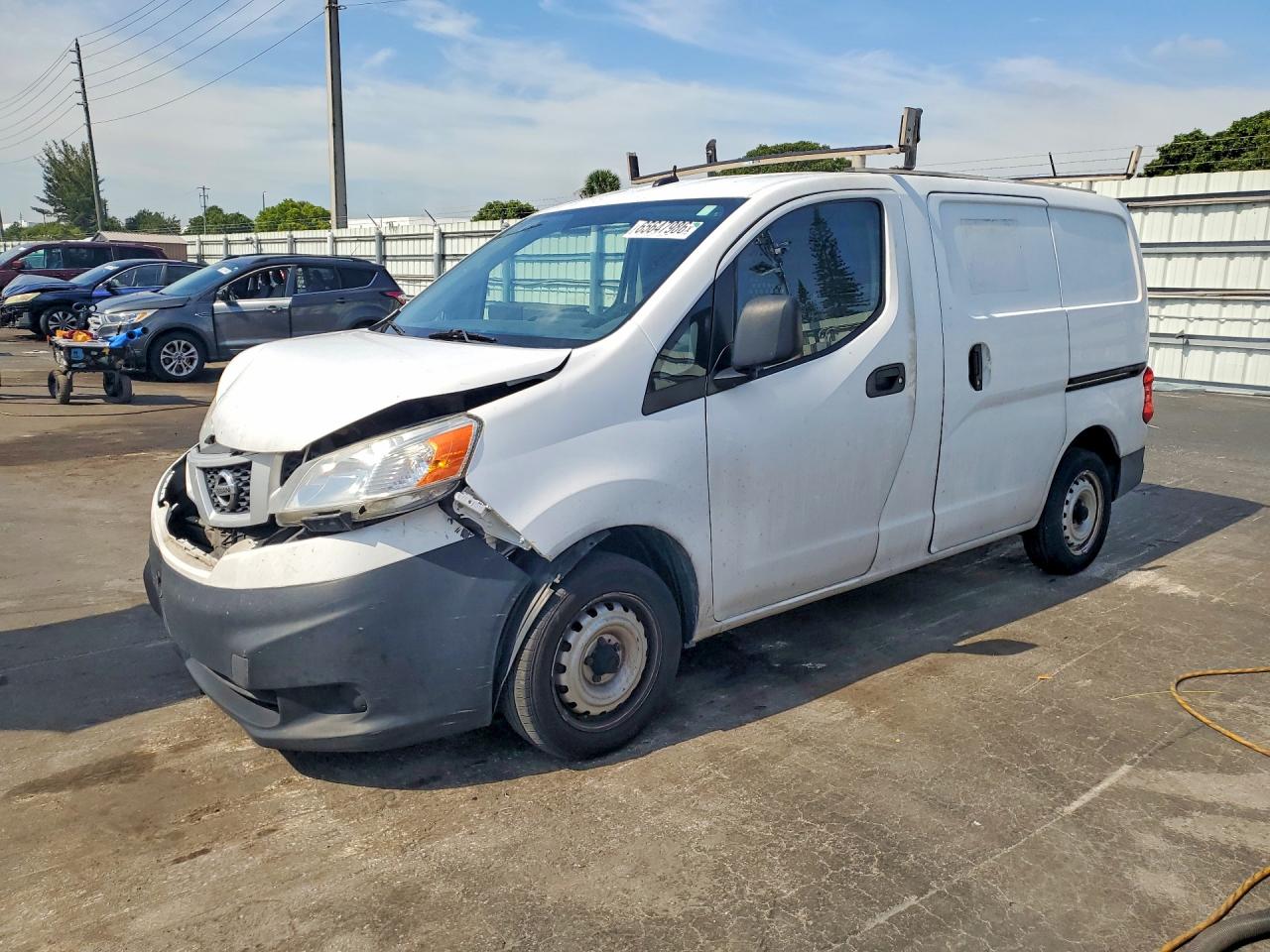 2015 NISSAN NV200 SV
