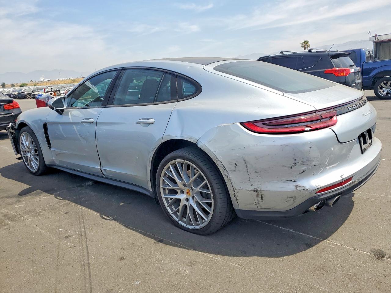 2017 PORSCHE PANAMERA 4S — снимка 2