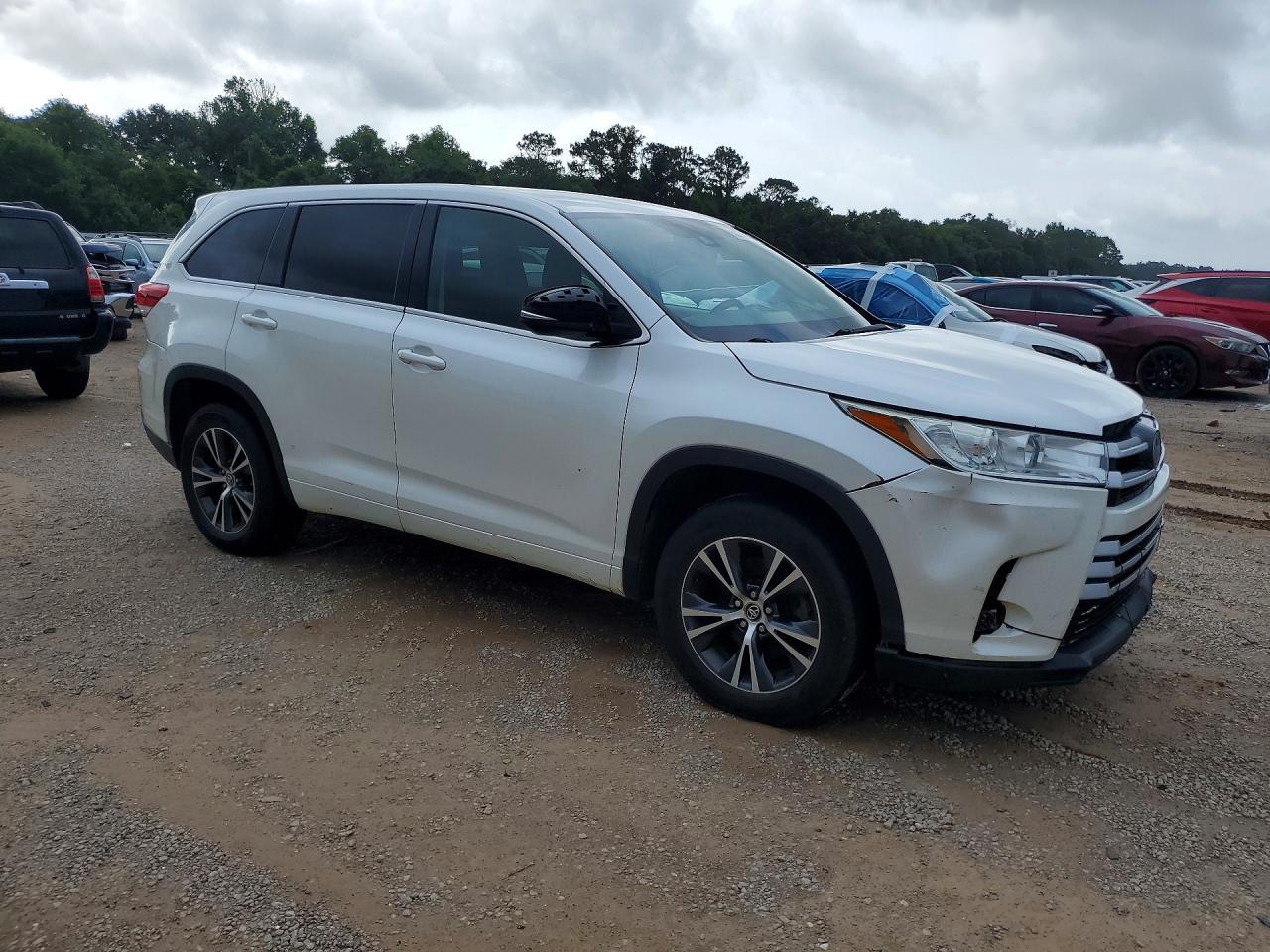 2017 TOYOTA HIGHLANDER LE — снимка 4