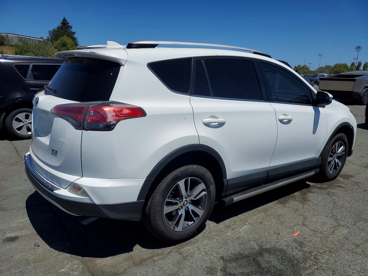 2016 TOYOTA RAV4 XLE — снимка 3