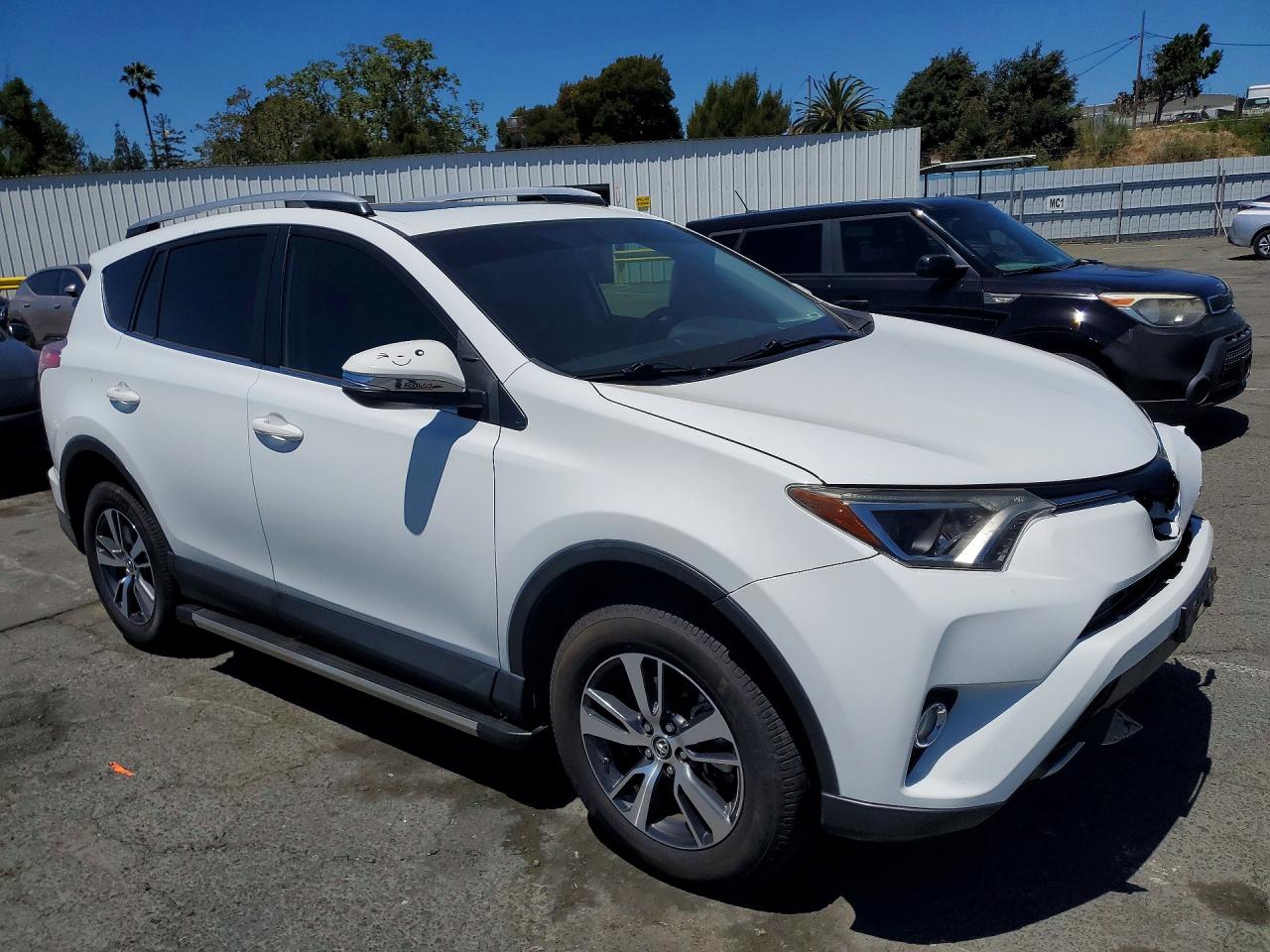 2016 TOYOTA RAV4 XLE — снимка 4