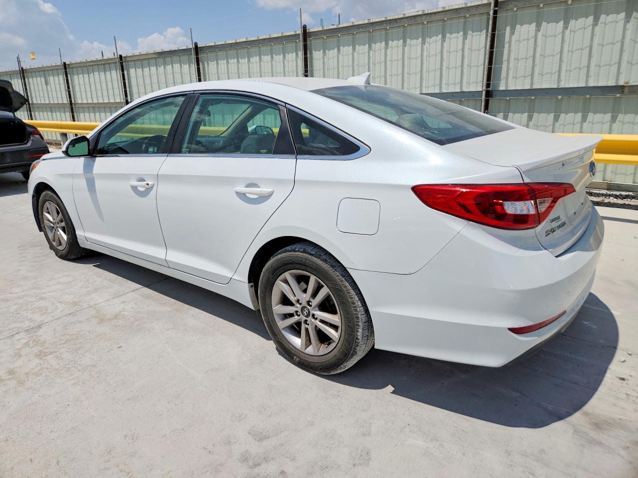 2015 HYUNDAI SONATA SE — снимка 2