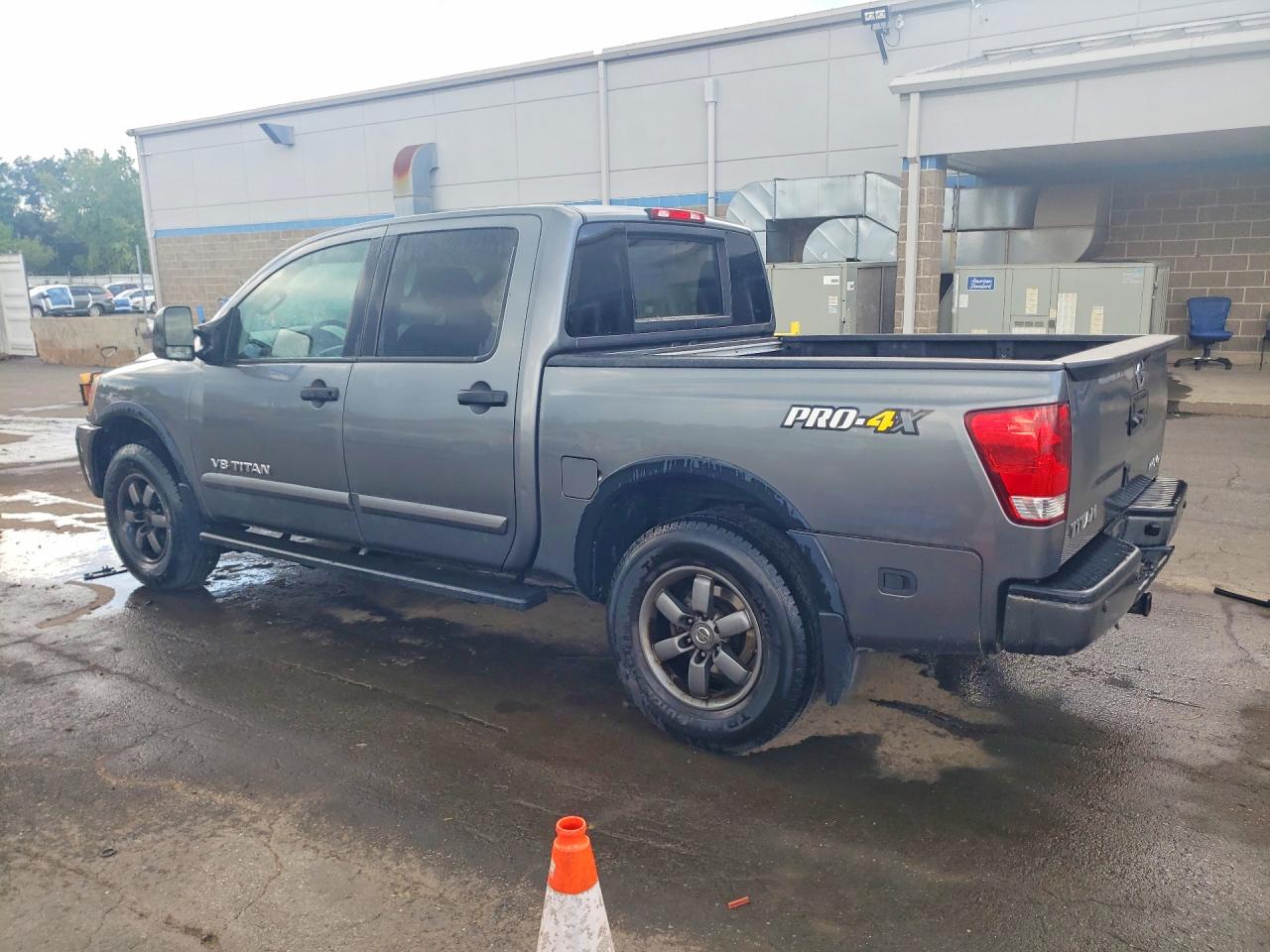 2015 NISSAN TITAN PRO-4X — снимка 2
