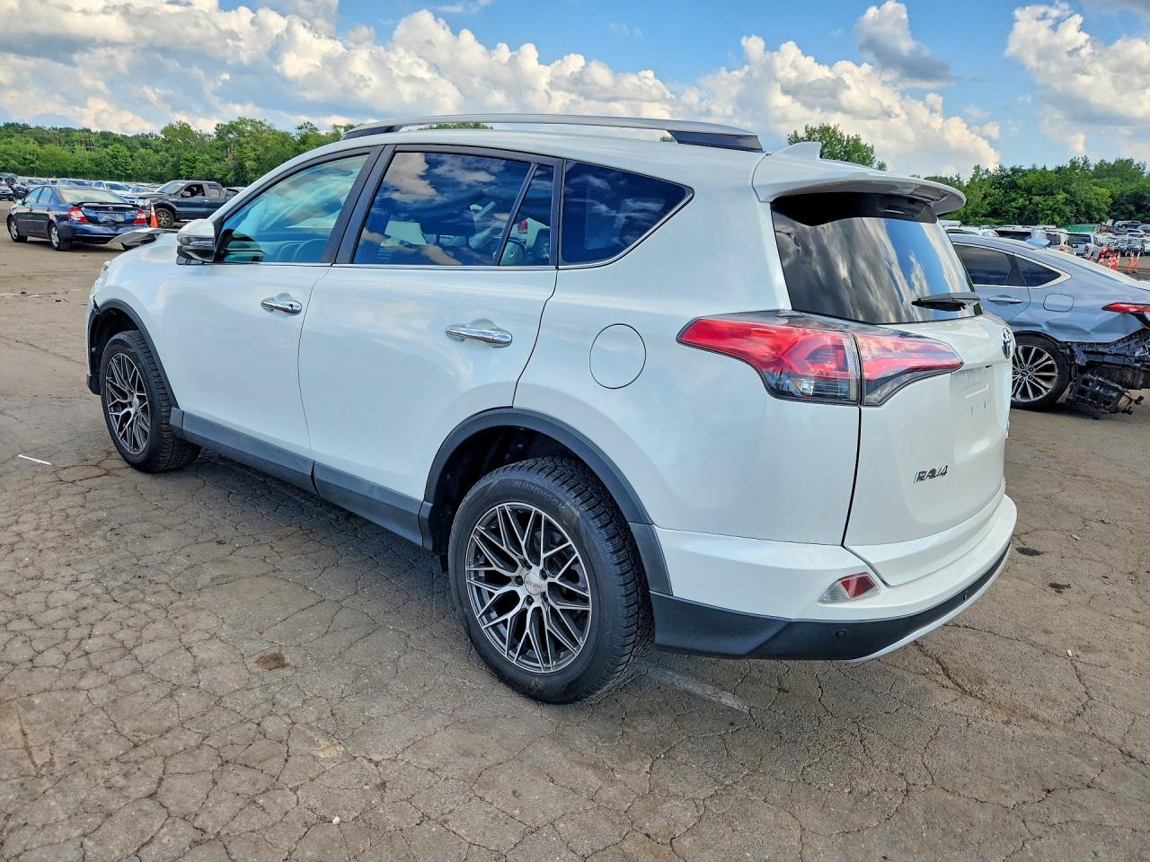 2016 TOYOTA RAV4 LIMITED — снимка 2