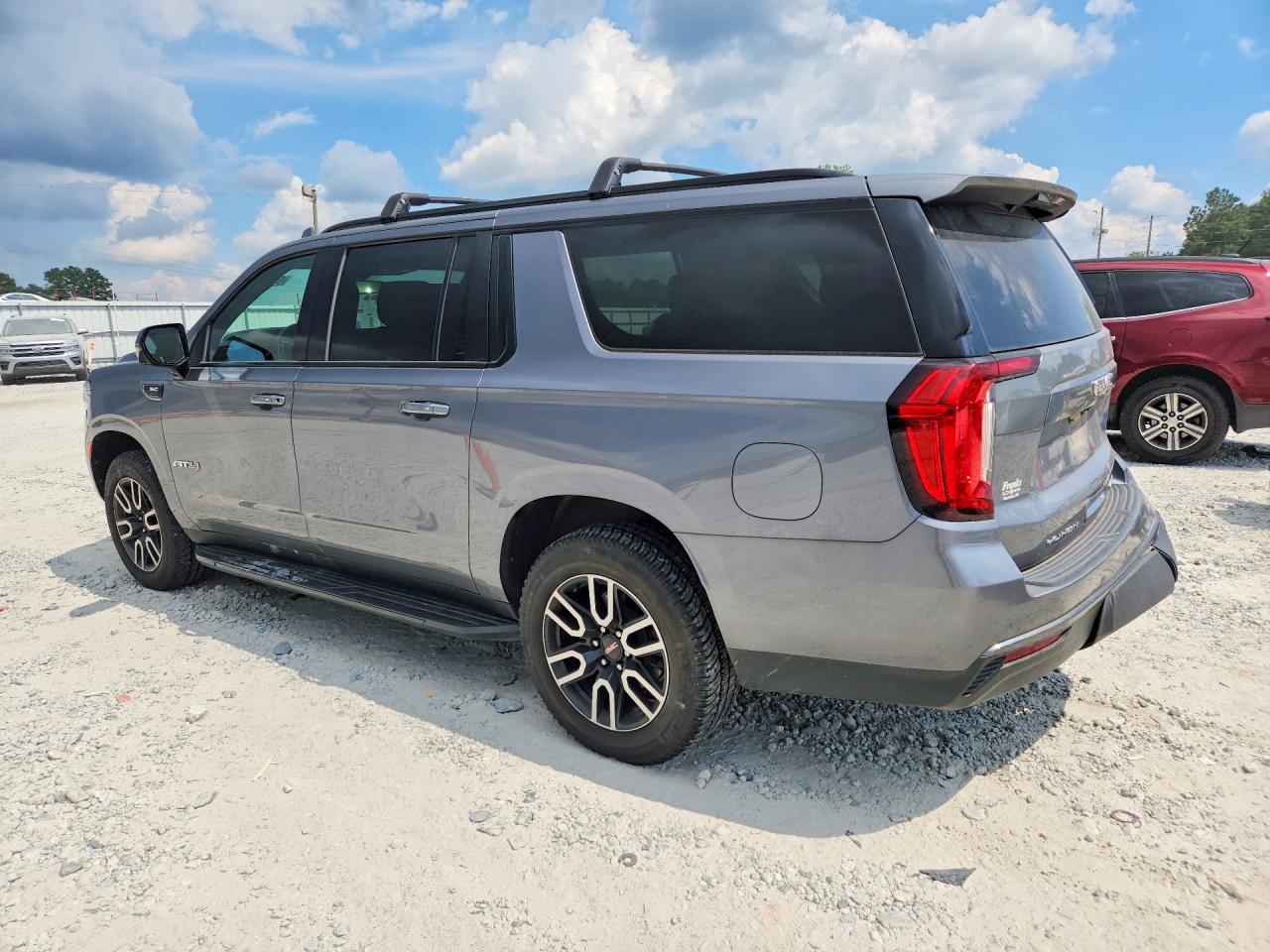 2021 GMC YUKON XL K1500 AT4 — снимка 2