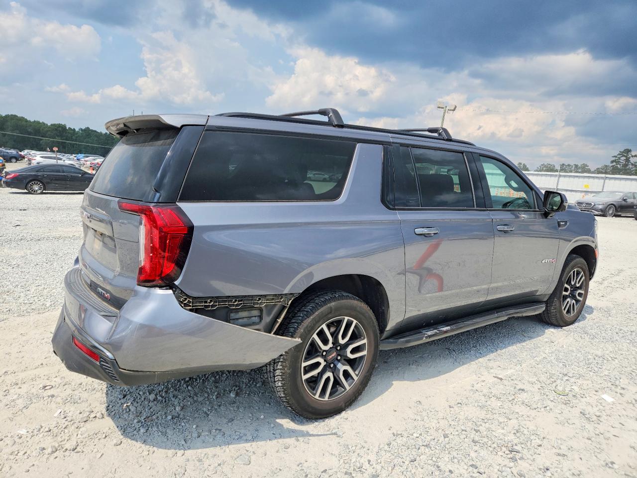 2021 GMC YUKON XL K1500 AT4 — снимка 3