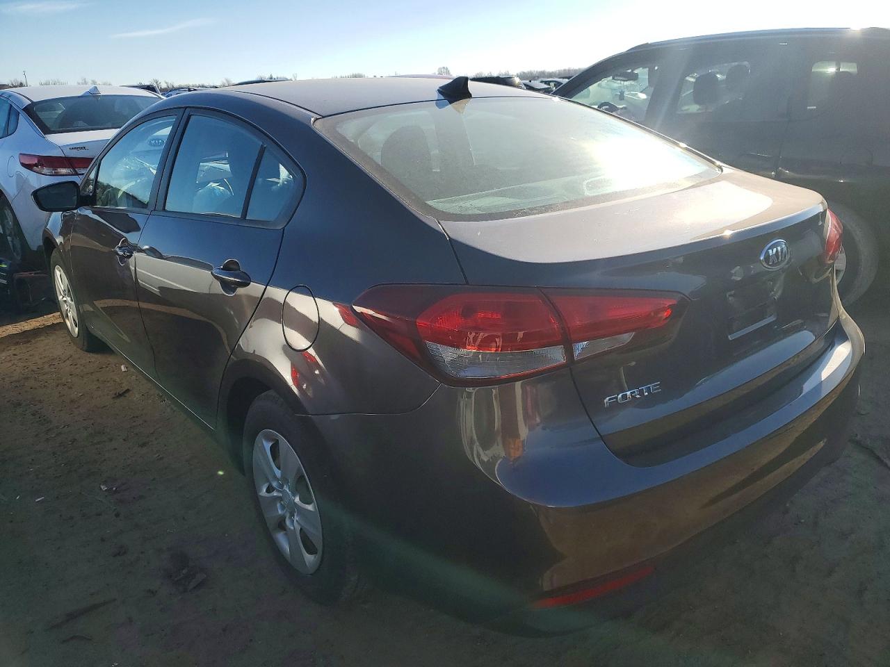 2017 KIA FORTE LX — снимка 2