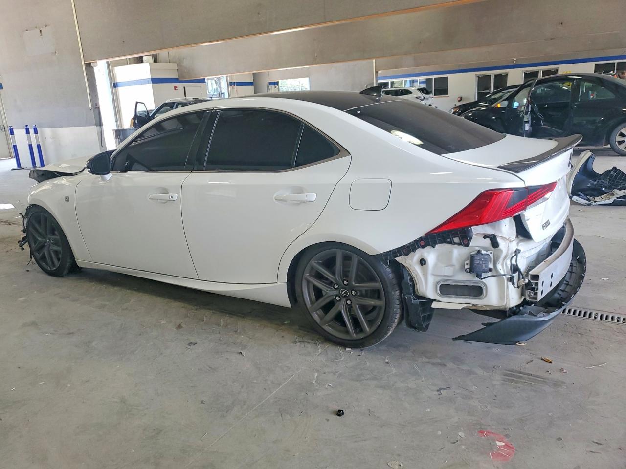 2017 LEXUS IS 200T — снимка 2