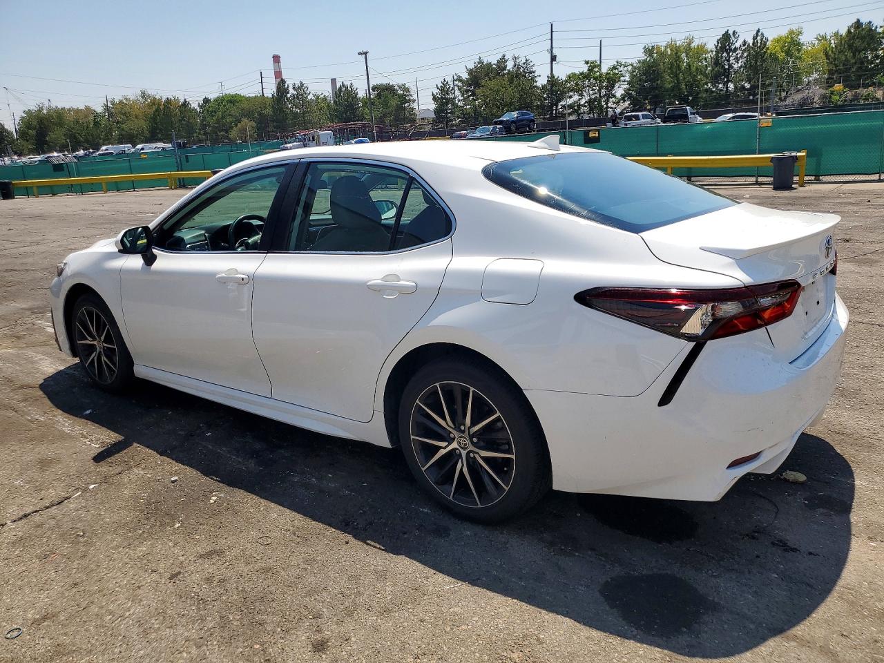 2021 TOYOTA CAMRY SE — снимка 2