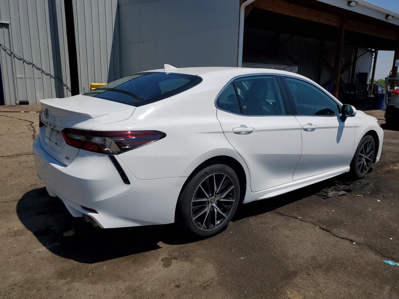 2021 TOYOTA CAMRY SE — снимка 3