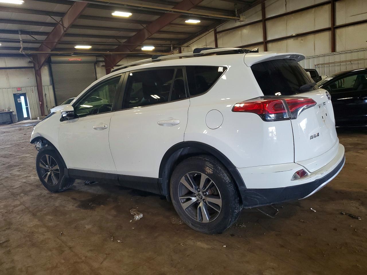 2016 TOYOTA RAV4 XLE — снимка 2