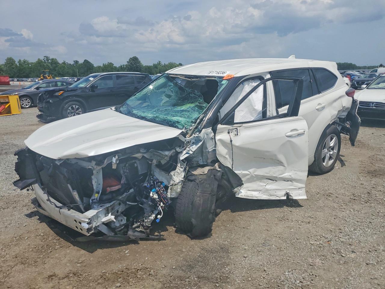 2021 TOYOTA HIGHLANDER LE