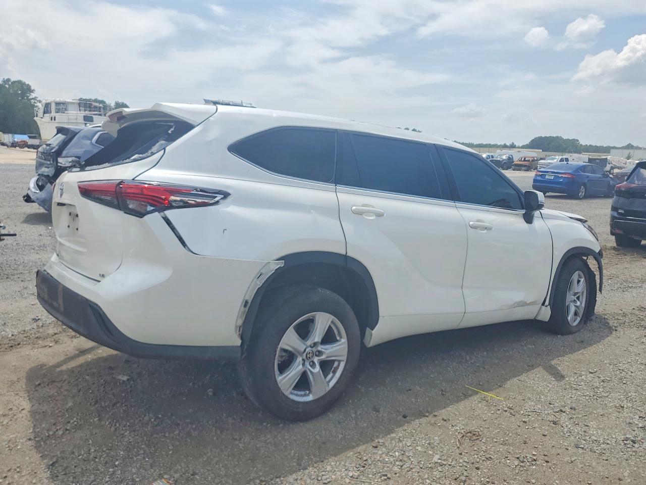 2021 TOYOTA HIGHLANDER LE — снимка 3