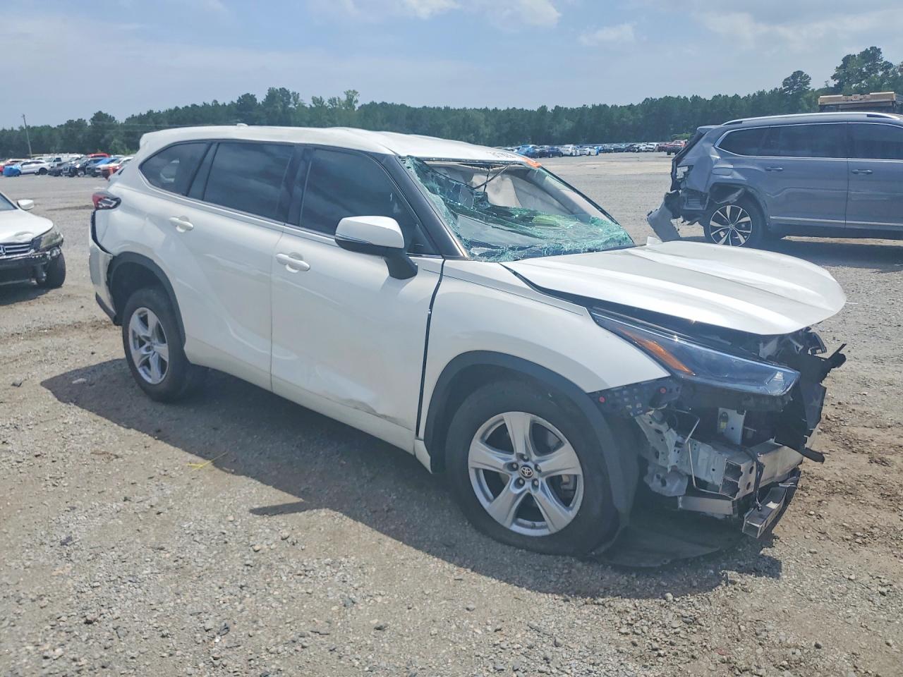 2021 TOYOTA HIGHLANDER LE — снимка 4